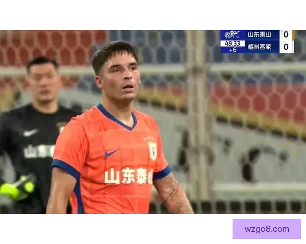 以3选1名记曝山东泰山外援中卫难产球迷呼吁留下洛佩斯最省事